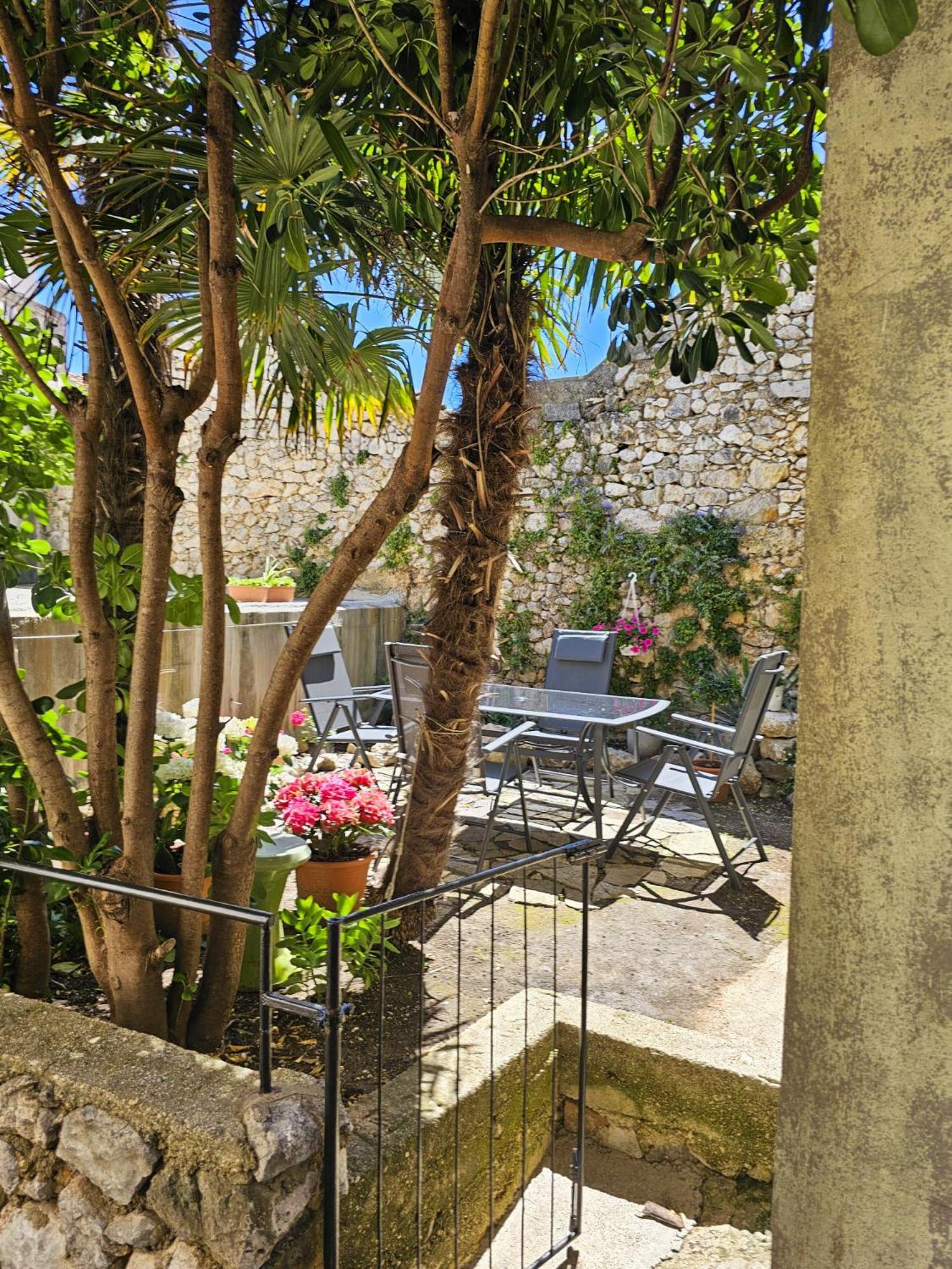Forever Oasis Vrbnik Bagian luar foto
